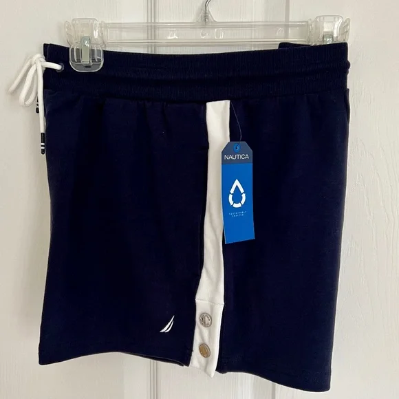 🎀Navy Blue & White Shorts - NWT - Size M🎀 - Picture 4 of 10